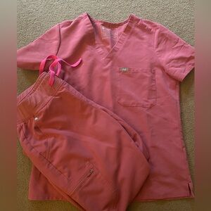 Figs Quartz BCA set- Zamora Petite Joggers and Caterina 1 pocket top